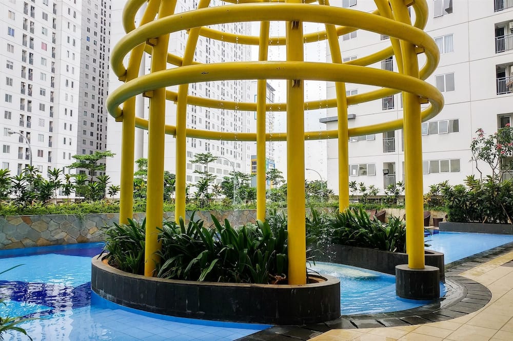 Warm 2Br For 3 Pax At Bassura City Apartment Near Shopping Center