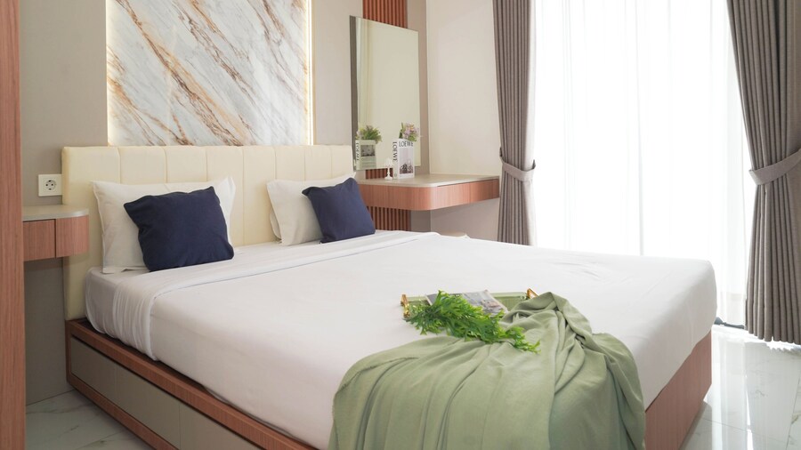 Bright And Homey Studio Room At Apartment Sky House Bsd