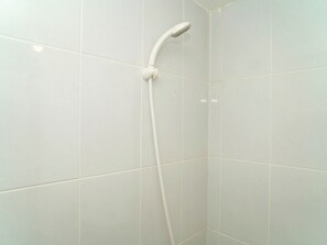 Standard Studio | Bilik Mandi