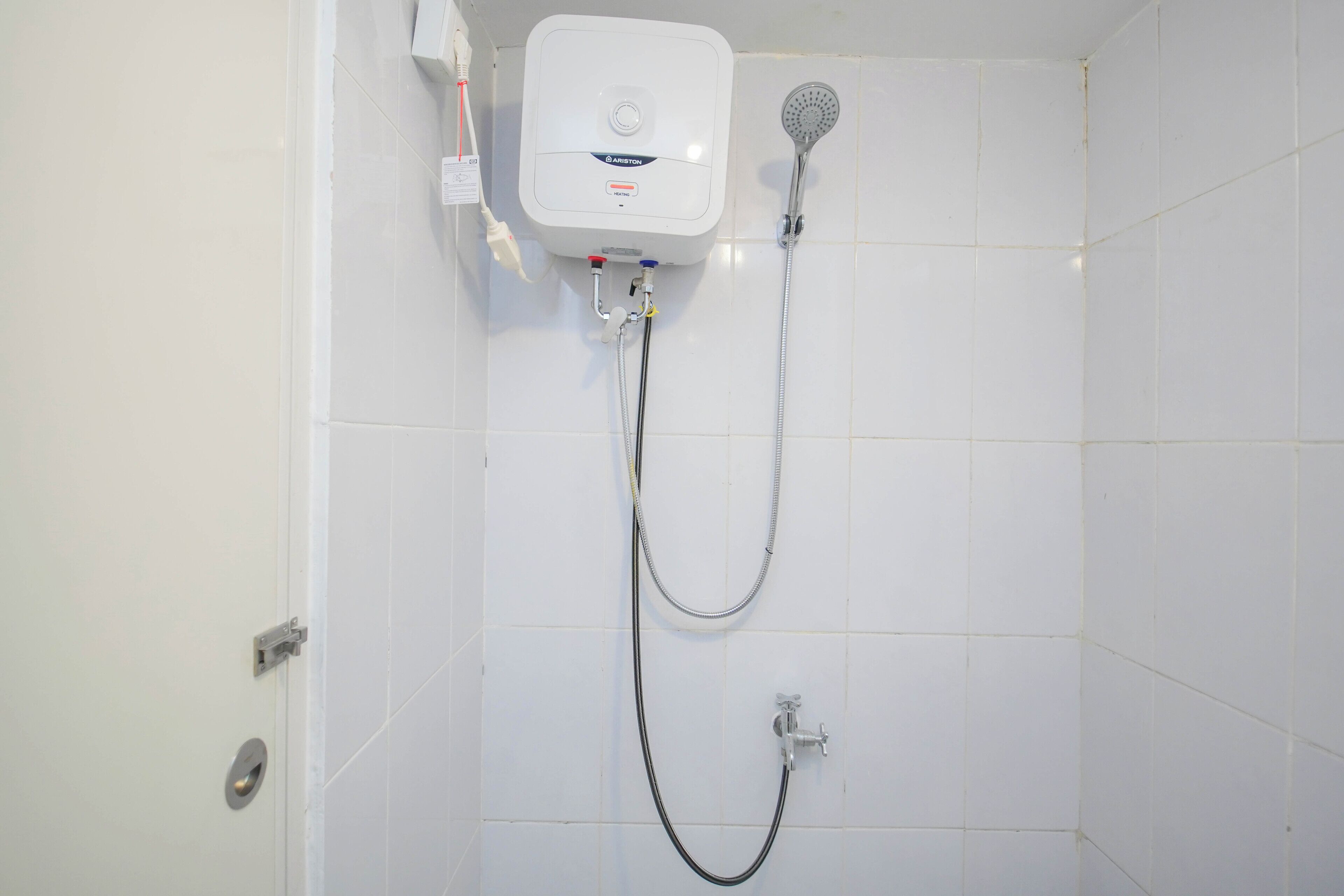 Standard Studio | Bathroom