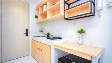 Standard Studio | Private kitchen | Electric kettle