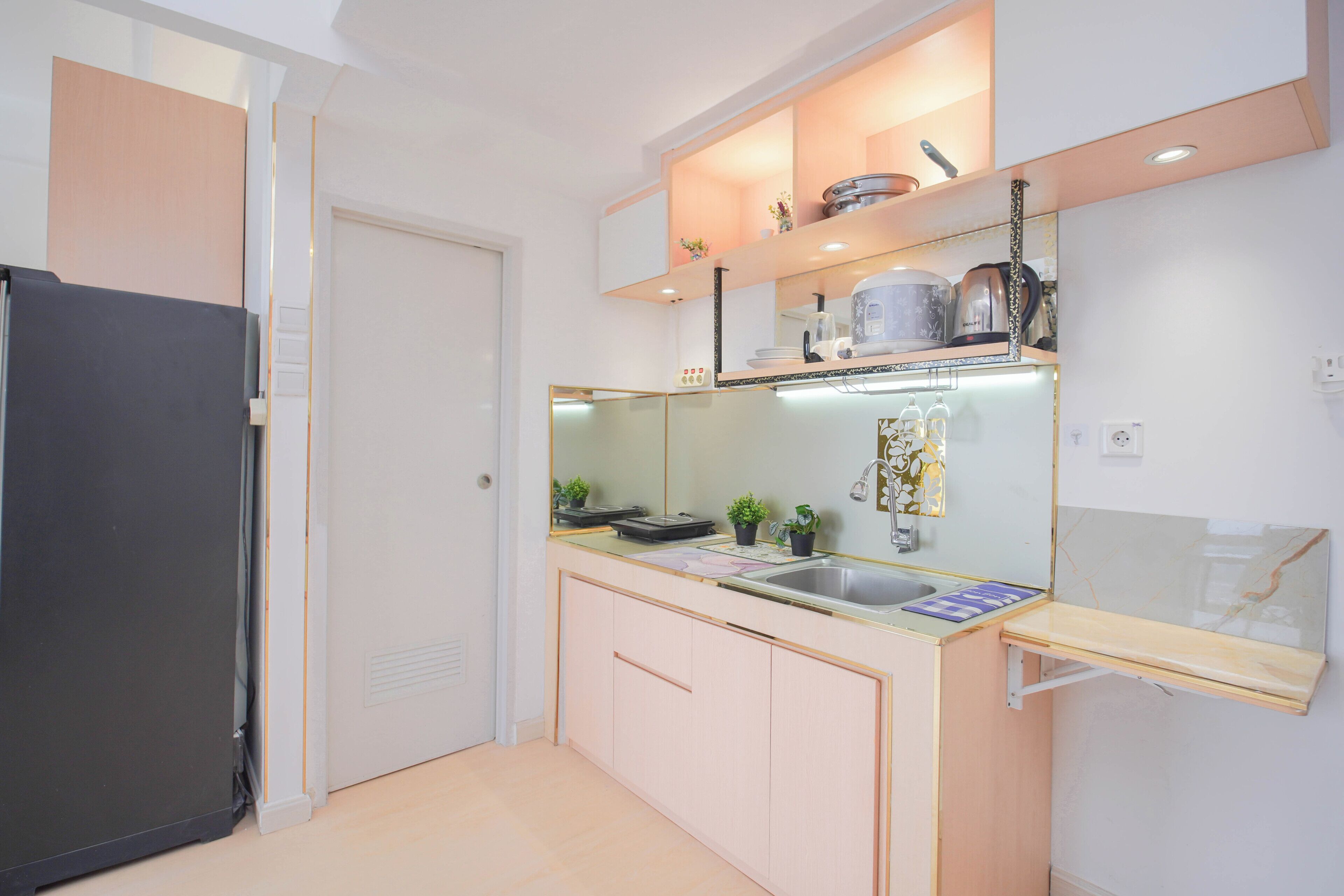 Standard Studio | Private kitchen | Electric kettle