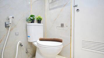 Standard Studio | Bathroom