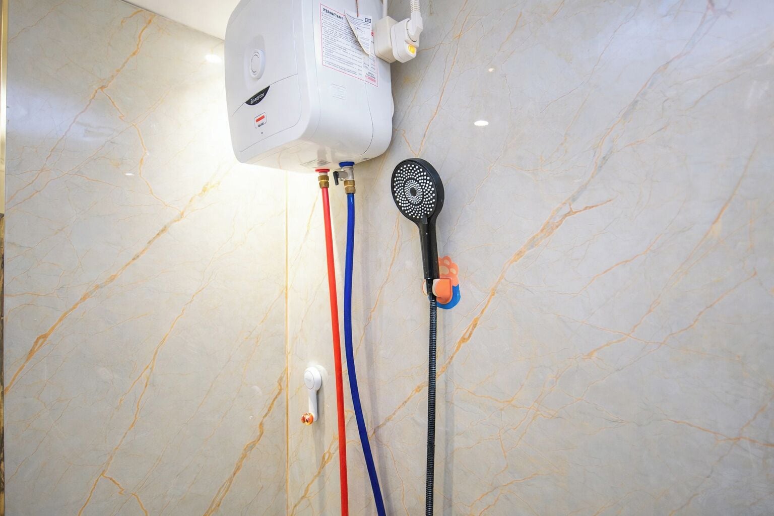 Standard Studio | Bathroom