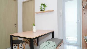 Standard Apartment | Dining room