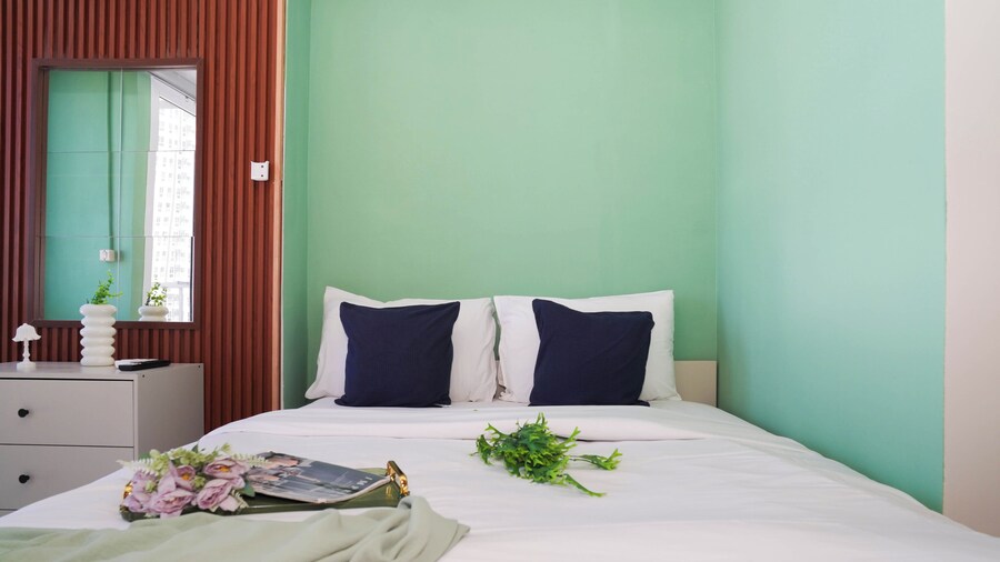 Chic Green Studio Room At Apartment Tokyo Riverside Pik 2