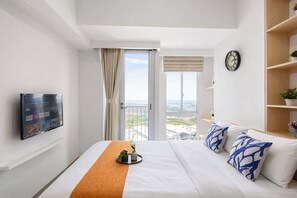Standard Studio | Bed sheets - Practical Studio For 2 Pax At Tokyo Riverside Pik 2 Apartment Near Nice (Teluknaga)