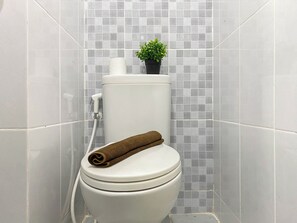 Standard Studio | Bathroom - Practical Studio For 2 Pax At Tokyo Riverside Pik 2 Apartment Near Nice (Teluknaga)