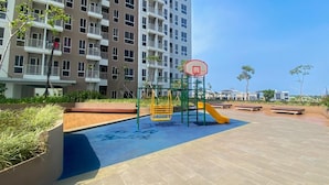 Área de juegos infantiles al aire libre