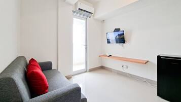 Standard Apartment | Living area