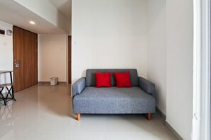 Interior - Restful 1Br For 2 Pax With City View At Cisauk Point Apartment (Pagedangan)