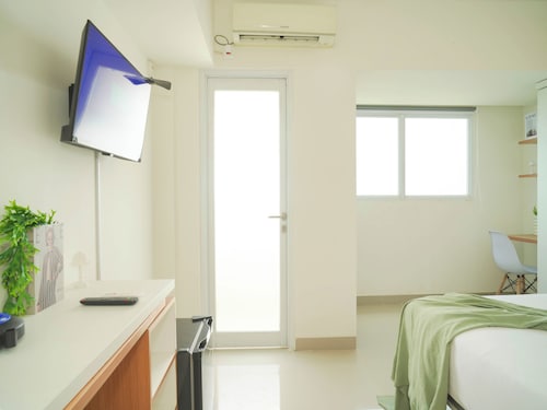 Good Deal Studio At Cisauk Point Apartment
