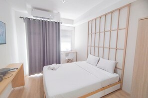 Standard Studio | Bed sheets - Japanese Style Studio At Kyo Society Apartment (Surabaya)