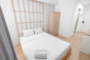 Standard Studio | Bed sheets - Japanese Style Studio At Kyo Society Apartment (Surabaya)