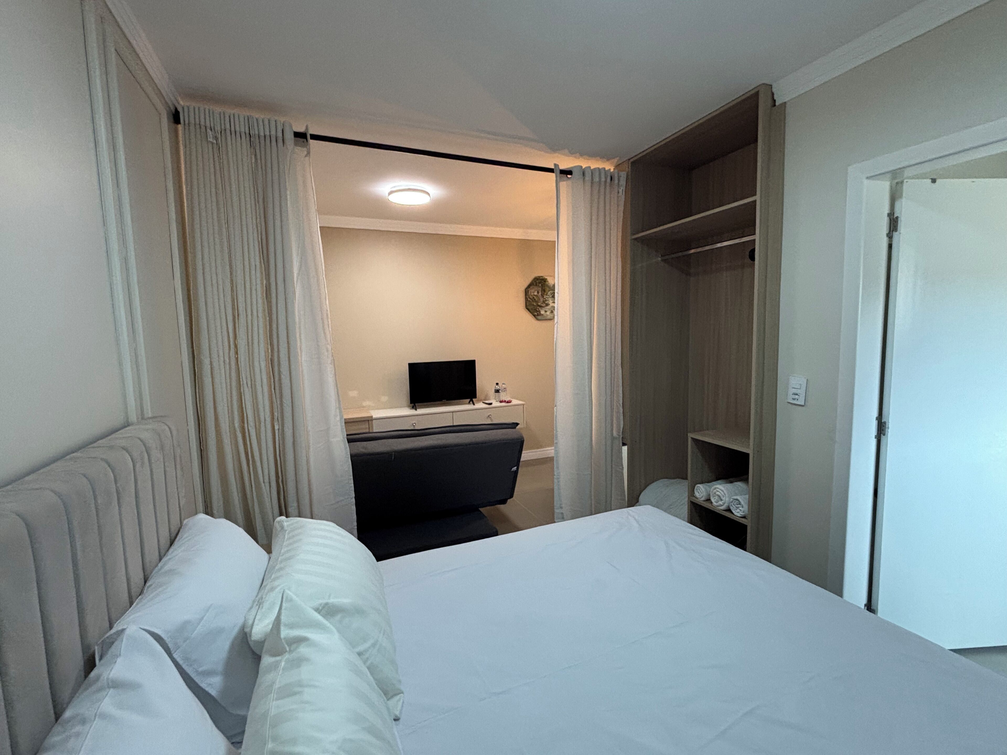 1 chambre, fer et planche à repasser, accès Internet, draps fournis