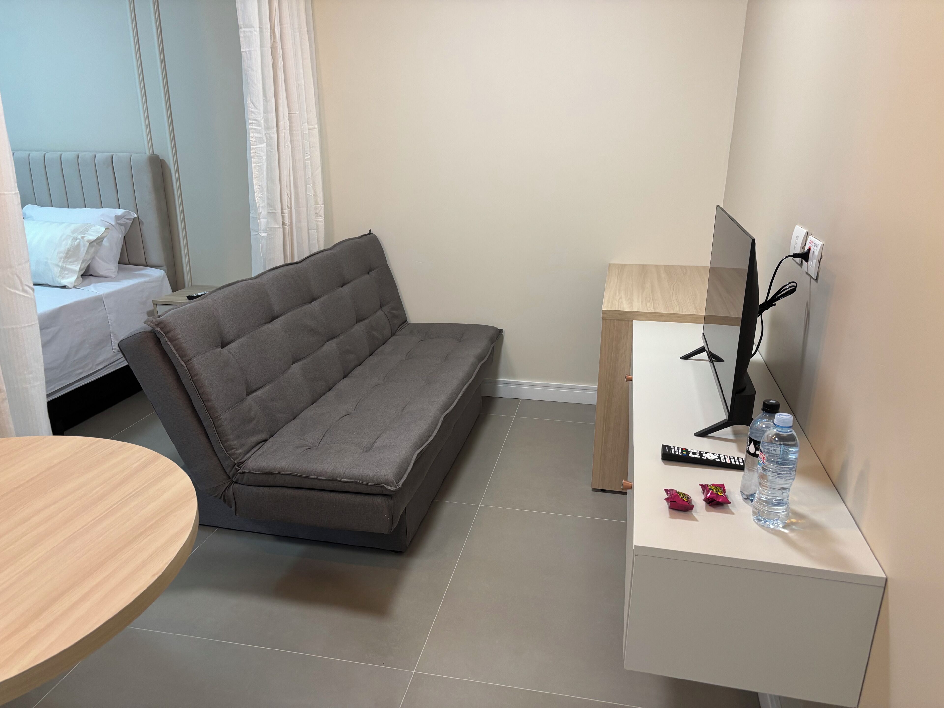1 bedroom, iron/ironing board, internet, bed sheets
