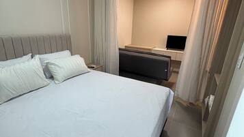 1 slaapkamer, een strijkplank/strijkijzer, internet, beddengoed