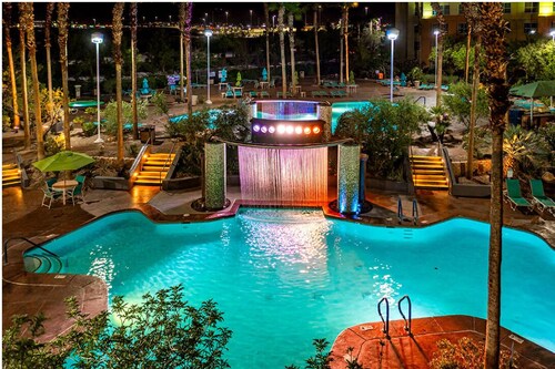 The Grandview at Las Vegas Huge 2 bedroom Desert Oasis