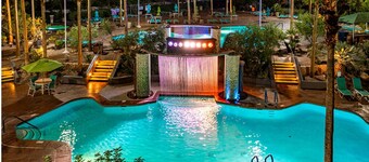 The Grandview at Las Vegas Huge 2 bedroom Desert Oasis