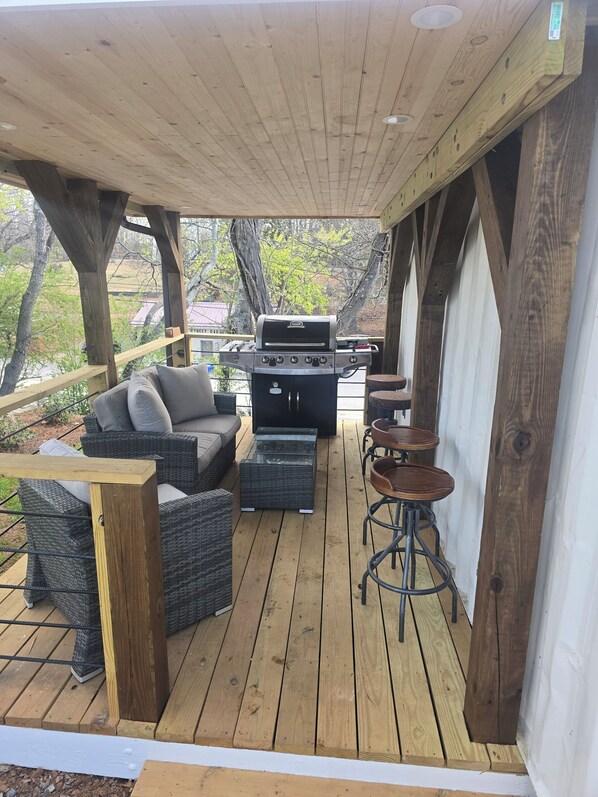 Terrace/patio - In town home in North Wilkesboro. Close to everything. (North Wilkesboro)