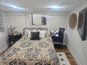 Room - In town home in North Wilkesboro. Close to everything. (North Wilkesboro)