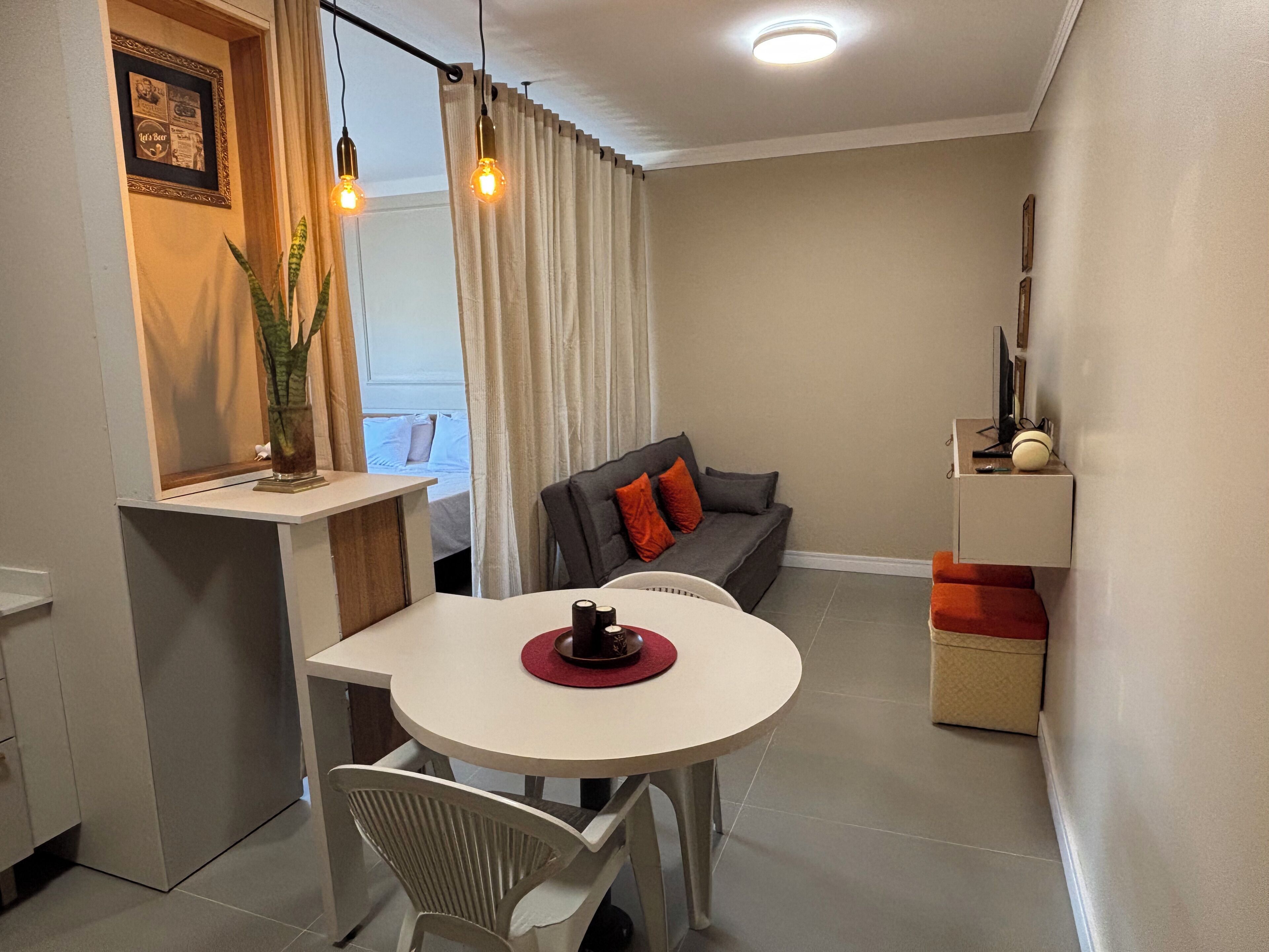 1 bedroom, iron/ironing board, internet, bed sheets