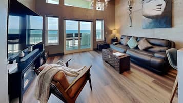Condo (3 Bedrooms) | Property amenity