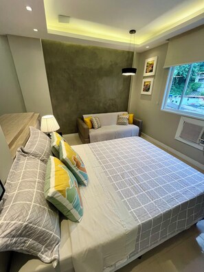 1 bedroom, iron/ironing board, free WiFi, bed sheets - Studio apartment in Copacabana, Rio de Janeiro. Well located near the beach. (Rio de Janeiro)