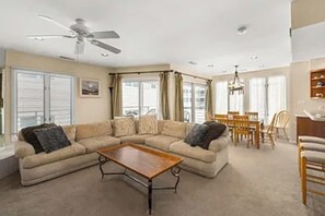 リビング エリア