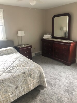 3 bedrooms, bed sheets