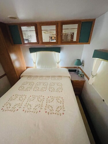 Beautiful 2-bedroom campground in peaceful Lighthouse Point with AC