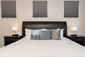 Room - 3 King Beds - Coffee Machine - Garage - Fire TV (Austin)