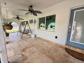 Terrace/patio - Fabulous comfortable house in the heart of Miami. (Miami)