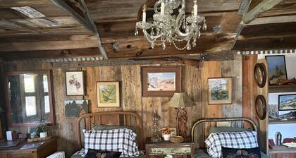 A One-of-a-Kind Old West Escape at Settlers Rest