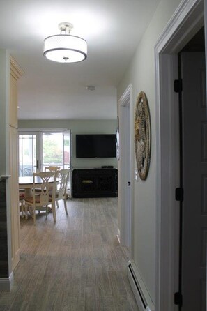 Dining - Beach home 3 B/R beautiful sunset views from relaxing porch (Berkeley Township)