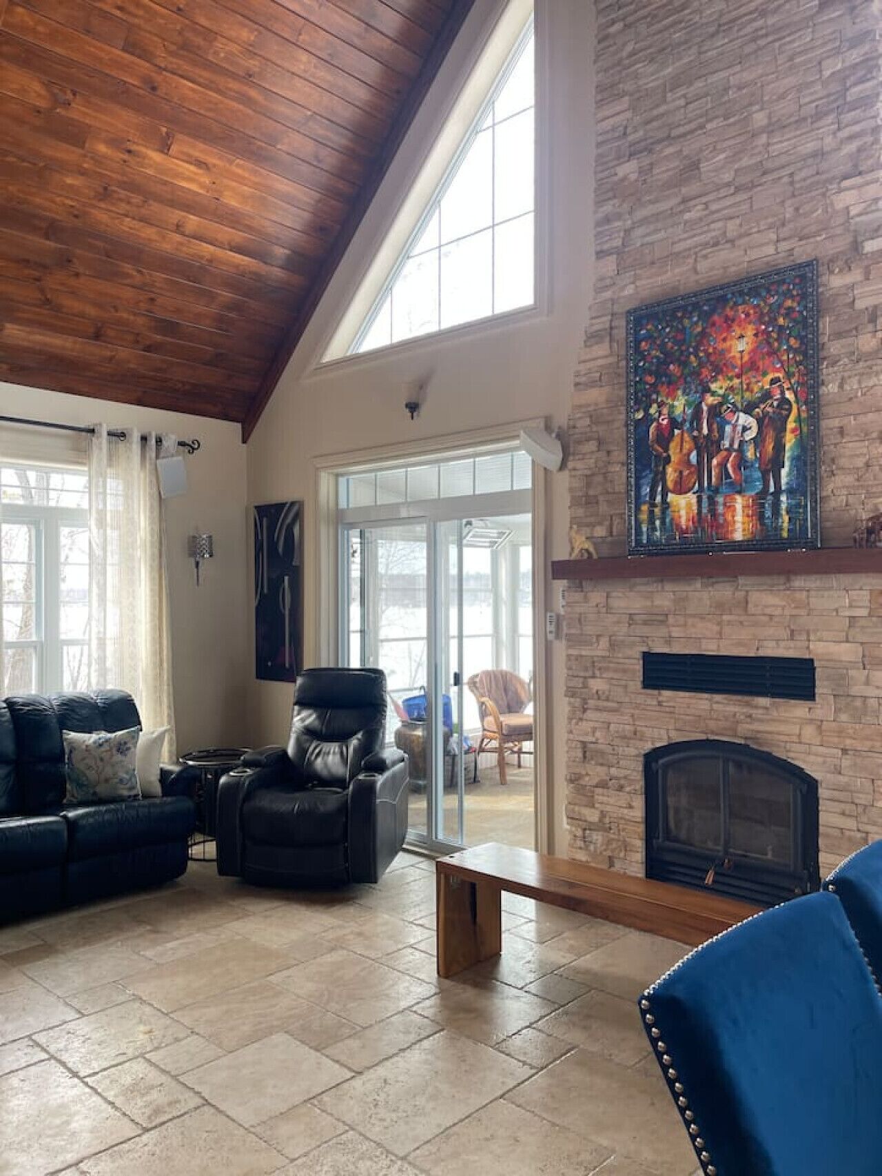 TV, fireplace, stereo
