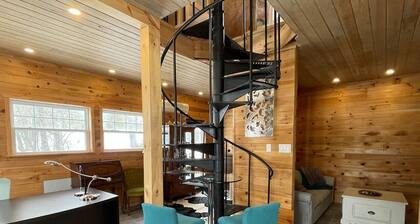 Waterfront Retreat | Spa + Maisonette