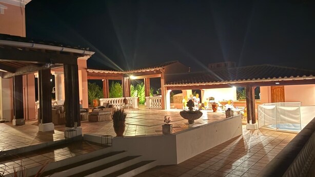 Terrace/patio - 10-PERSON VILLA WITH LARGE POOL NEAR ROCK AND LAKE (Roquebrune-sur-Argens)
