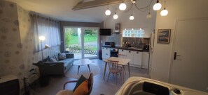 Living area - Les deux rivages, house in the center of Cotentin, with jacuzzi 2pers. (Tollevast)