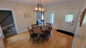 Dining - Mt. Morris Chain Waterfront Lake House (Wautoma)