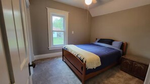 4 bedrooms, free WiFi, bed sheets, wheelchair access - Mt. Morris Chain Waterfront Lake House (Wautoma)