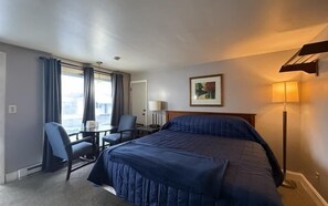 Standard Single Room | Free WiFi - Pineapple Inn (North Attleboro)