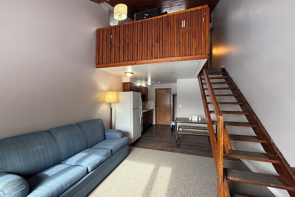 Chalet, Pool View | Living area