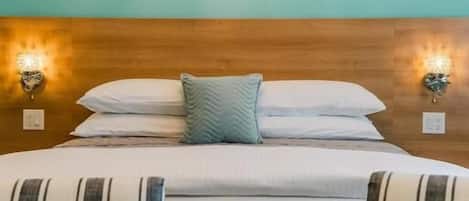 Room, 1 King Bed, Pets allowed | Desk, iron/ironing board, free WiFi