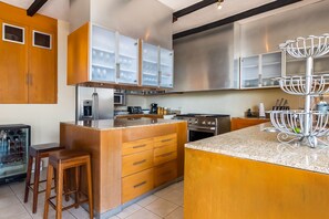 Villa, varias camas, acceso a la alberca, vista al océano (Casa Ciclamor) | Cocina privada