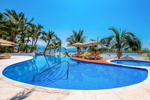 Pool - Beachfront 4th-floor Condo With Views, Outdoor Pool, Balcony, W/D & Central AC (Nuevo Nayarit)