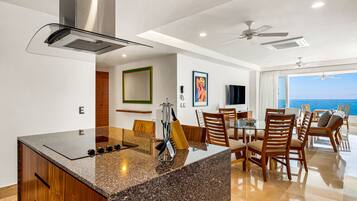 Condo, Multiple Beds, Balcony, Ocean View (Blue Horizon 1001 at Residences) | Interior