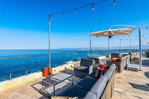 Terrace/patio - Upscale Bayview Villa With hot Tub, Private Terrace, Pool & Stylish Interiors (Puerto Vallarta)
