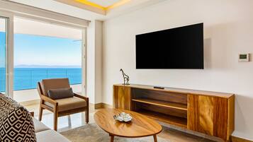 Condo, 1 cama King size, hidromasaje, vista al océano (Blue Horizon 802 at Residences) | Área de sala de estar