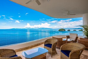 Condo, 1 cama King size, acceso a la alberca, vista al océano (Blue Horizon 902 at Residences) | Vista desde la habitación